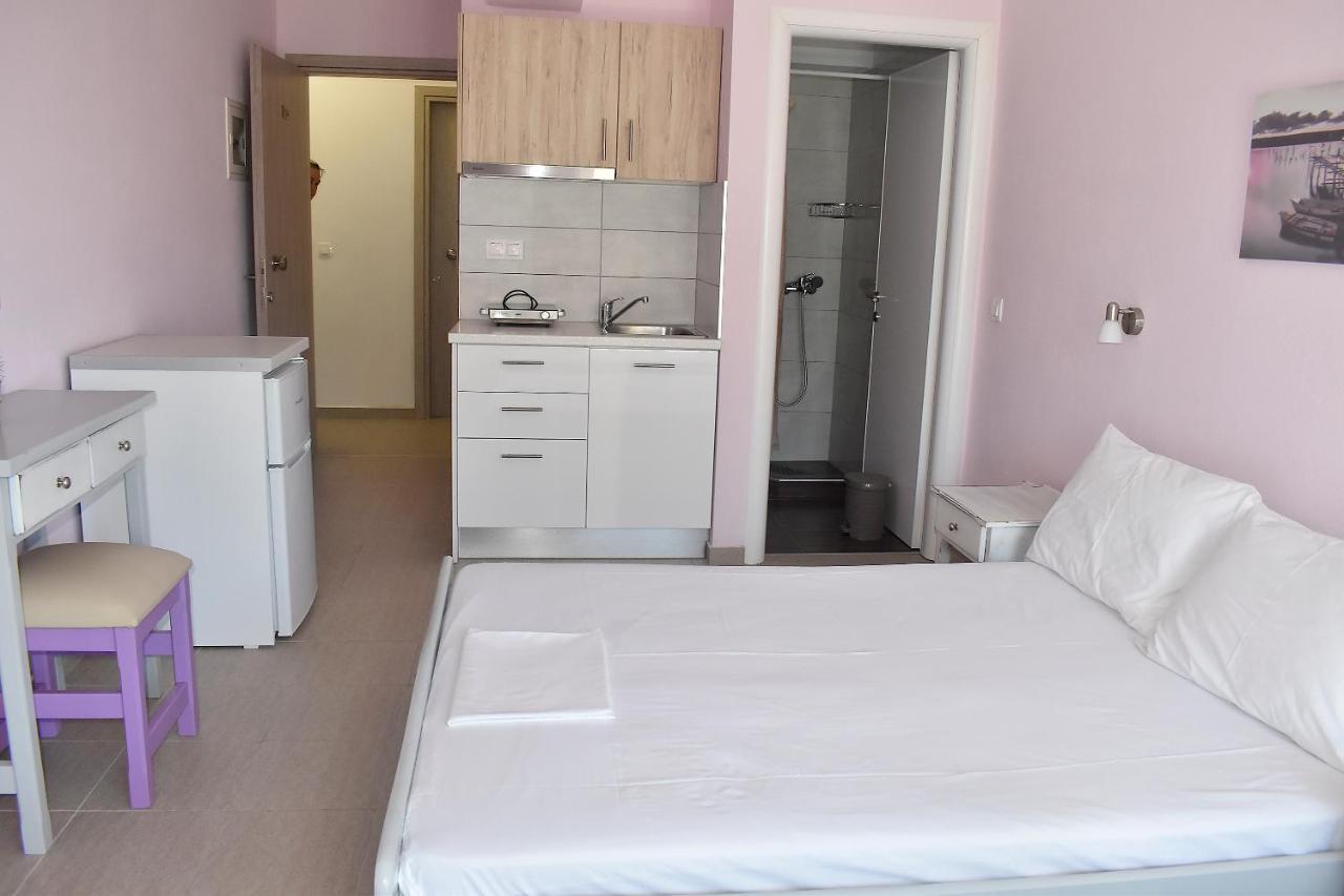 Giorgos-Fenia Apartments Paralía Buitenkant foto